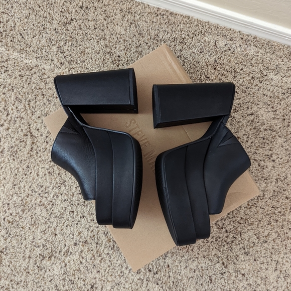 Steve Madden Cagey Platforms - Picture 2 of 8